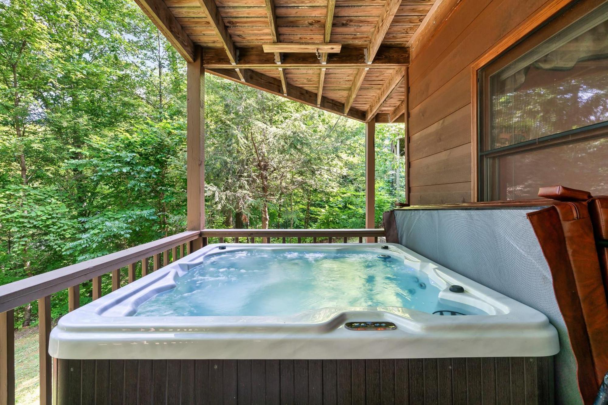 Peaceful Family Cabin With Hot Tub, Game Room, & More! Sevierville Buitenkant foto